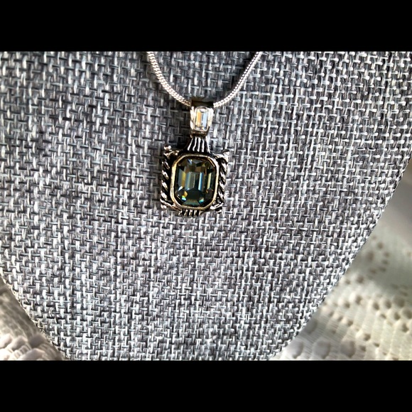 Silver toned necklace and earring set - Picture 2 of 5